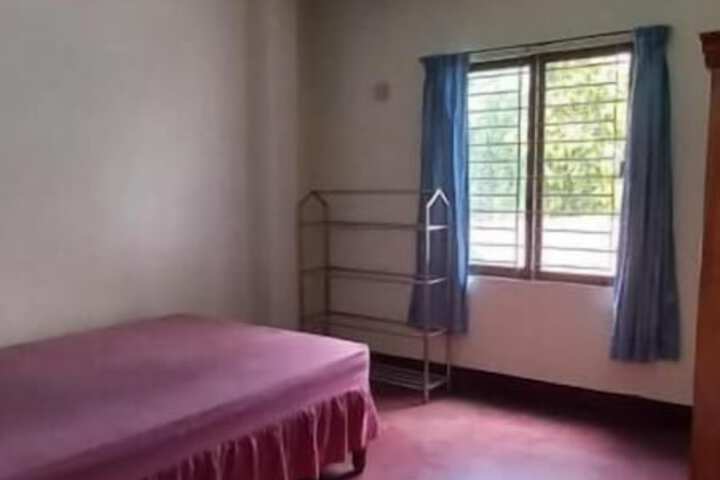 Room 8 of 15