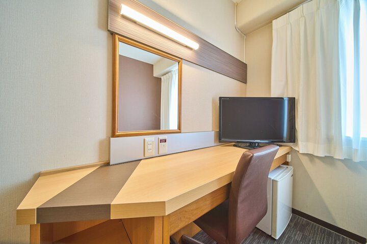 Room 10 of 20