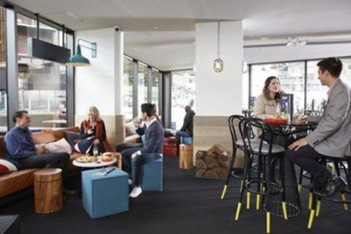 Hotel Bar