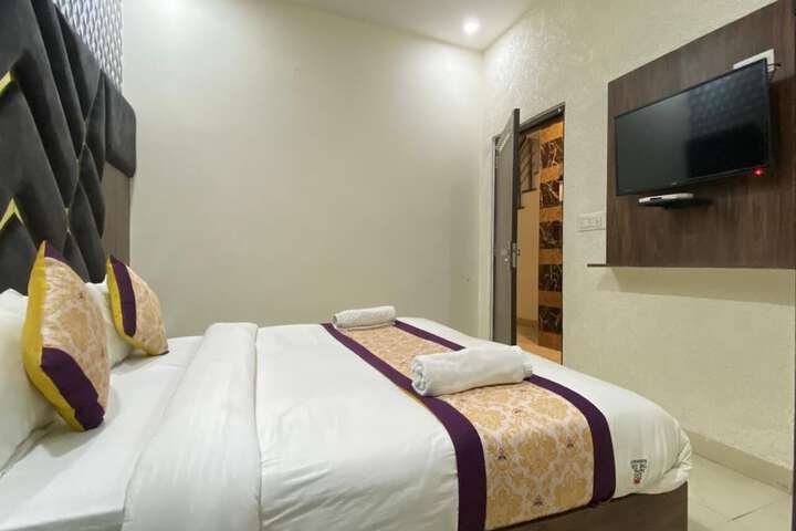 Room 16 of 46