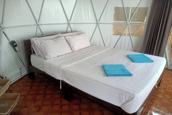 Room 9 of 101