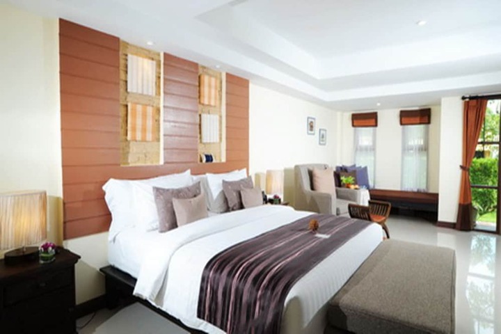 Room 5 of 40