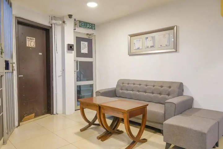 Room 9 of 13