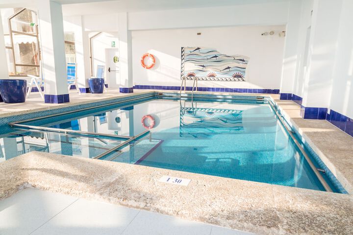 Pool 31 of 64