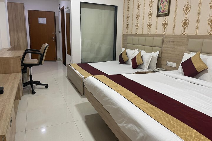 Room 8 of 24