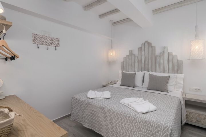 Room 18 of 37