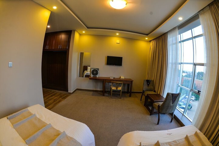 Room 9 of 27