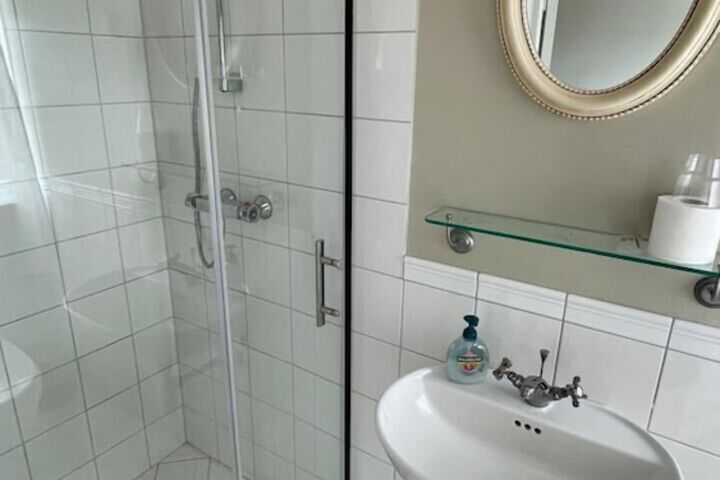 Room 72 of 135