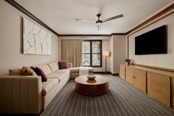 Room 44 of 186