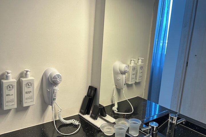 Room 167 of 228