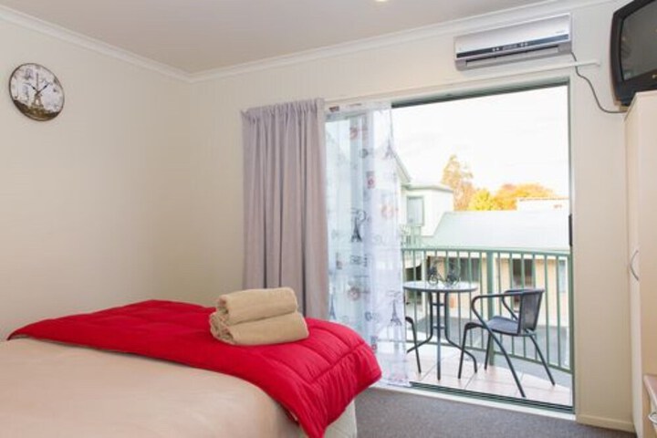 Room 21 of 61