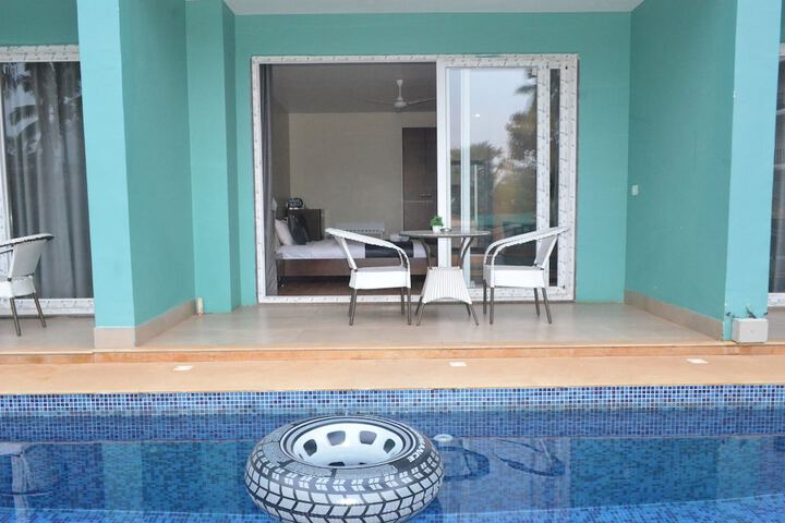 Pool 25 of 31