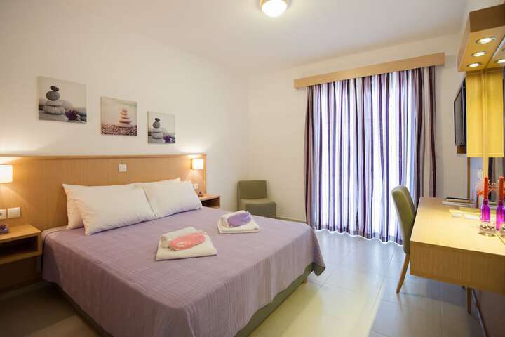 Room 10 of 34