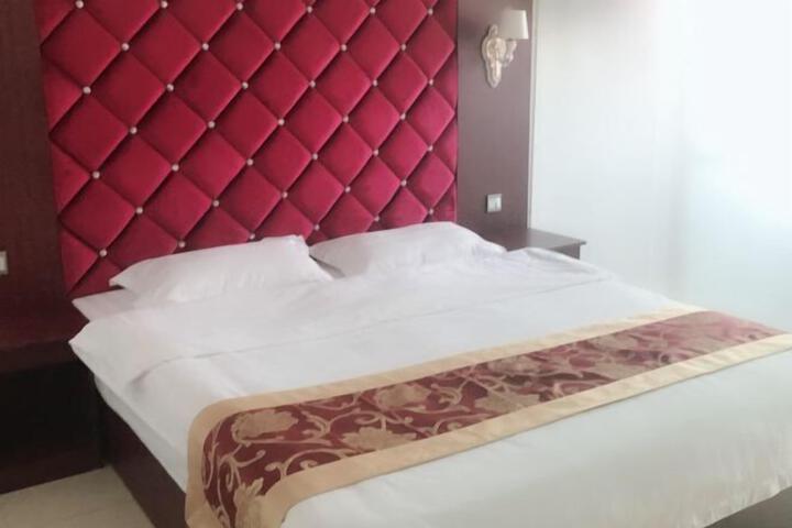 Room 14 of 42