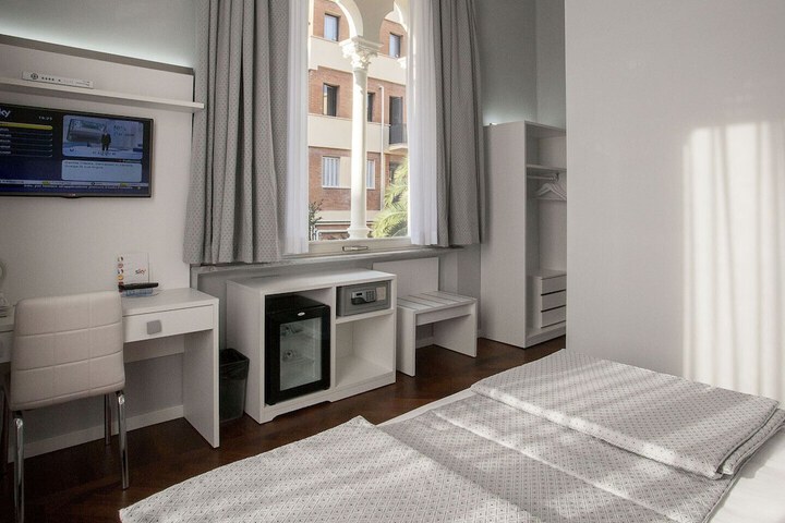 Room 17 of 41