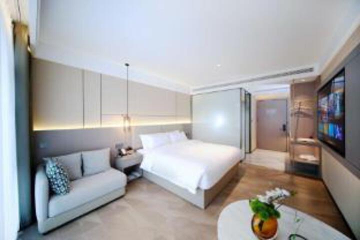 Room 12 of 14