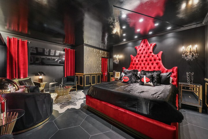 Room 16 of 151