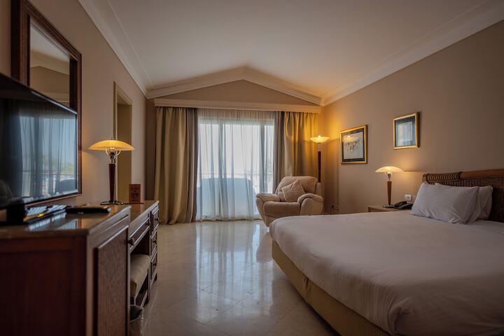Room 10 of 125