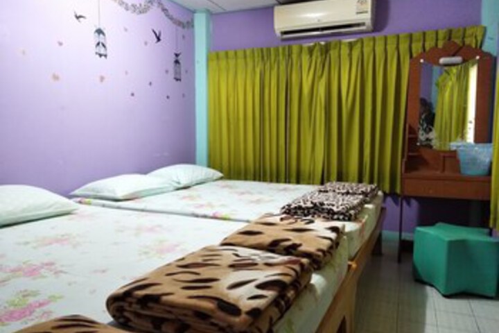 Room 30 of 50