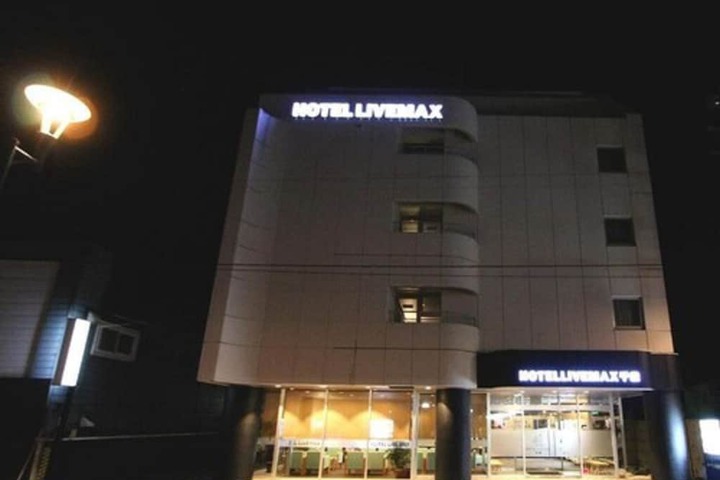 Hotel 37 of 38
