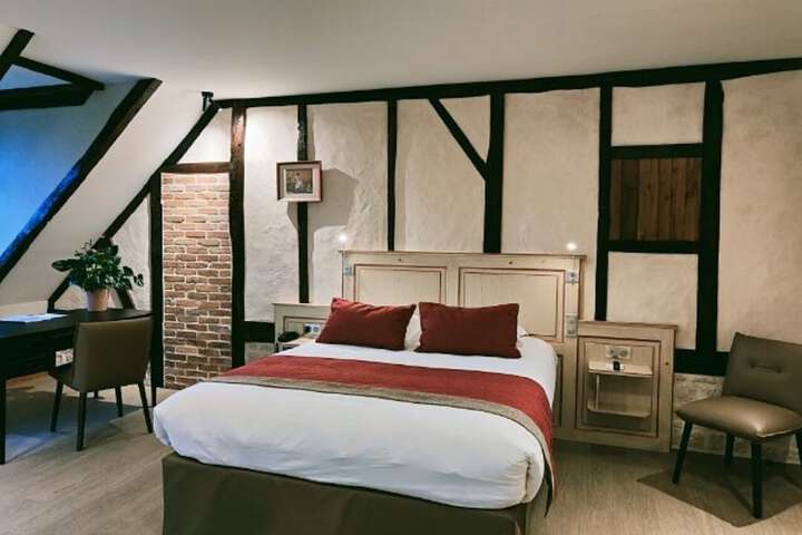 Room 13 of 42