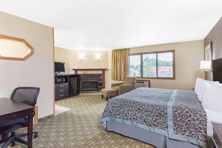 1 King Bed Accessible (7 of 14)