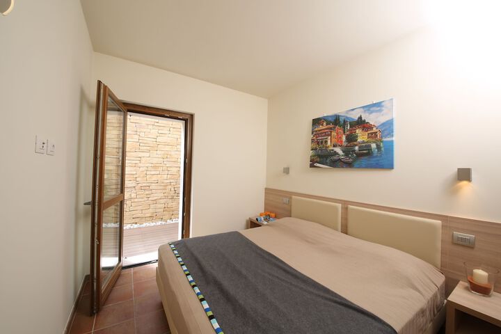 Room 5 of 59