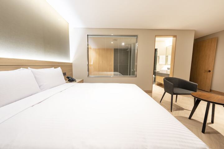 Room 21 of 144