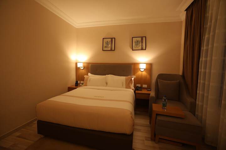 Room 11 of 163