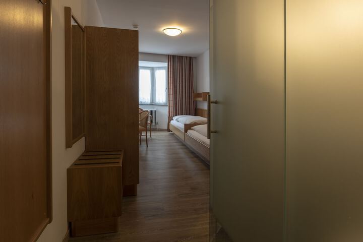 Room 8 of 88