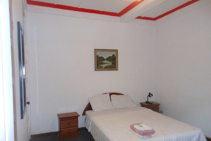 Room 5 of 18