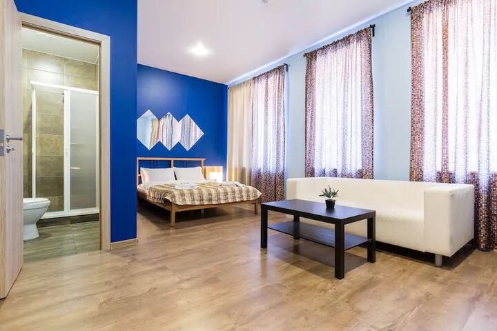 Room 6 of 38
