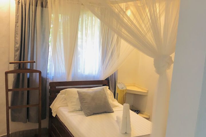 Room 7 of 48