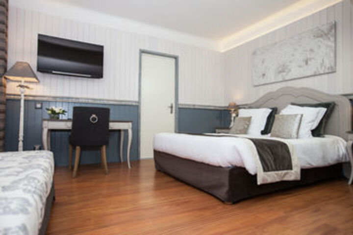 Room 17 of 27