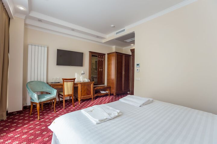 Room 21 of 49
