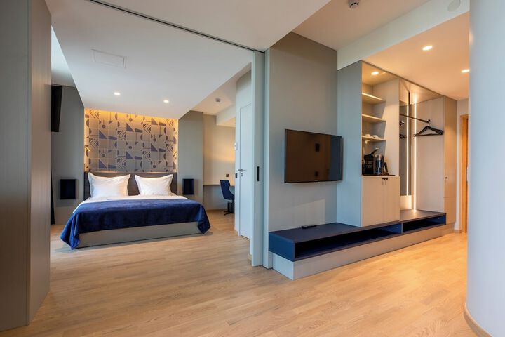 Room 7 of 54