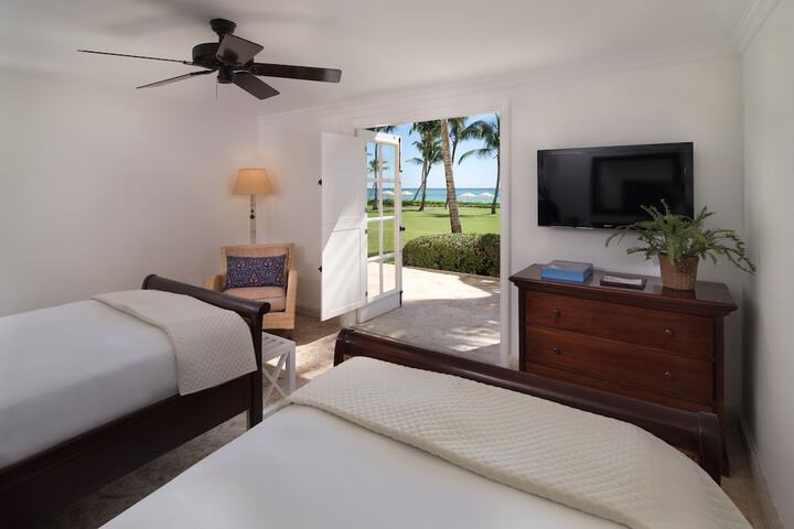 Room 14 of 245