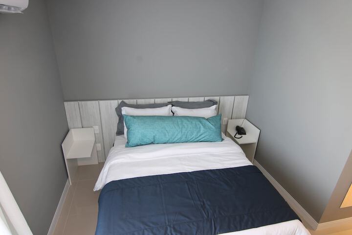 Room 4 of 28