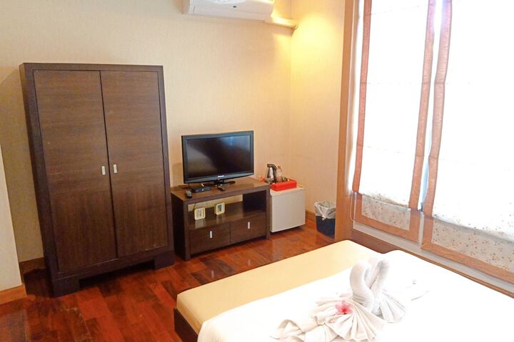 Room 26 of 77