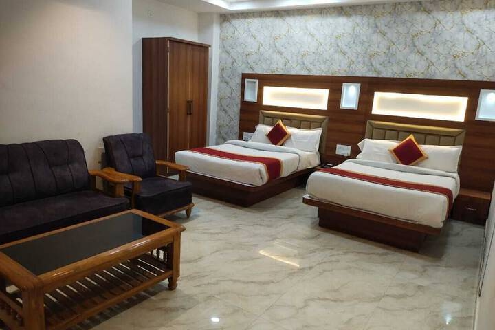 Room 8 of 20