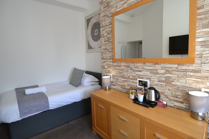 Room 14 of 105