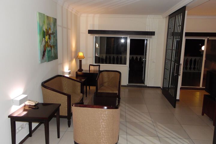 Room 9 of 26
