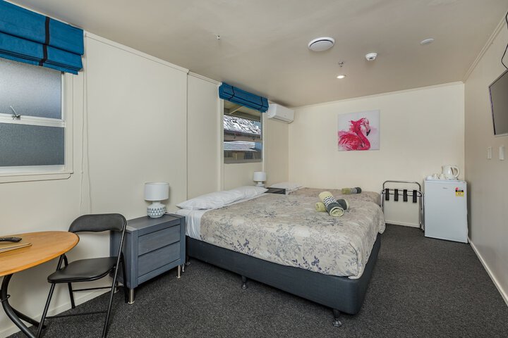 Room 16 of 46