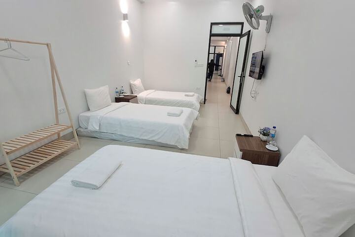 Room 6 of 32