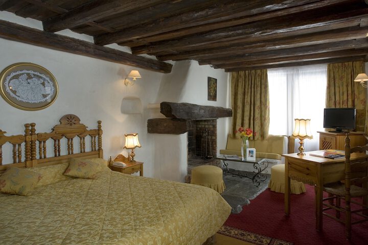 Room 14 of 49