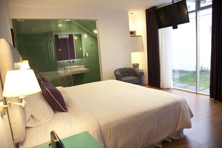 Room 27 of 34