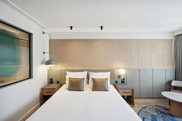 Room 50 of 145