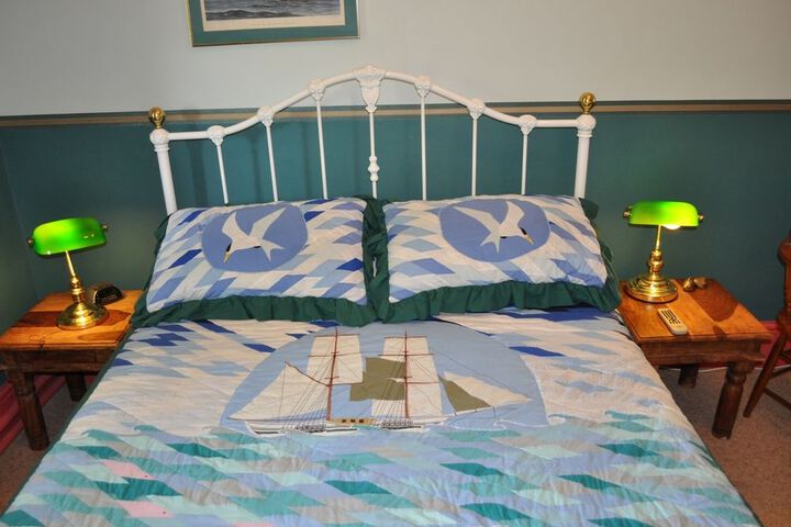 Room 6 of 24