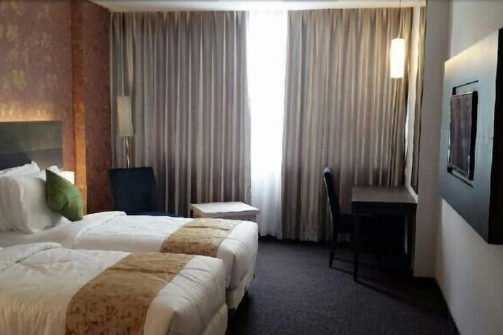 Room 5 of 20