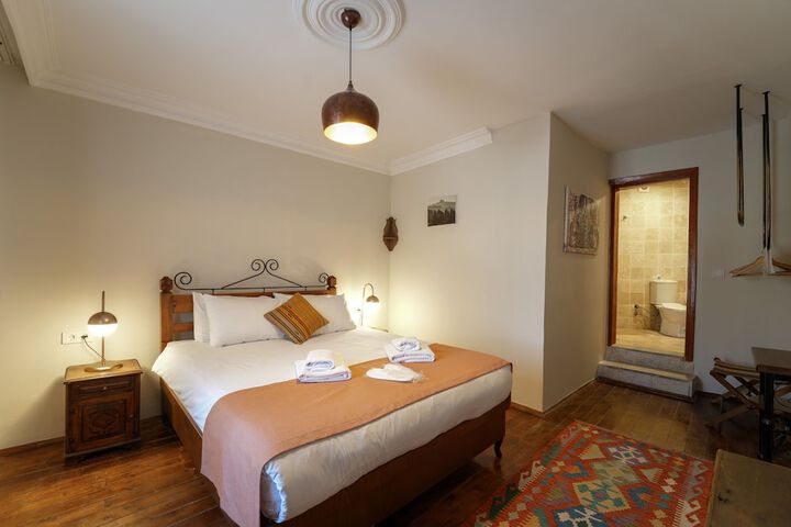 Room 28 of 140